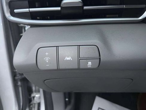 Used 2023 Hyundai Elantra SEL image 14