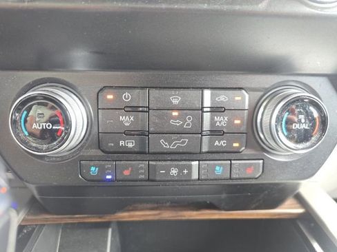 Used 2019 Ford F150 Lariat w/ Equipment Group 502A Luxury image 26