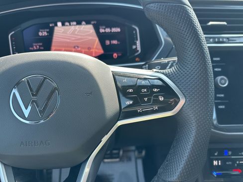 Certified 2022 Volkswagen Tiguan SEL R-Line image 50