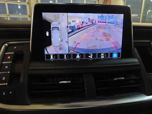 Used 2021 GMC Yukon SLT w/ SLT Premium Package image 24