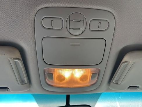 Used 2012 Kia Sedona LX image 21