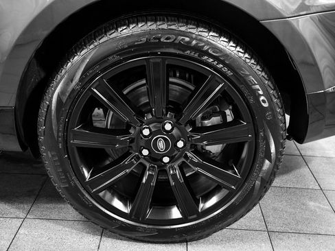 Used 2022 Land Rover Range Rover Sport HSE Silver Edition image 8