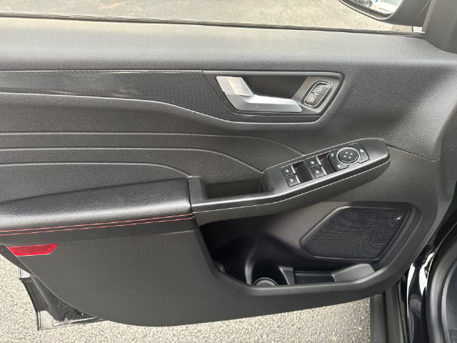 Used 2024 Ford Escape ST-Line w/ Tech Pack #1 AWD/4WD image 12