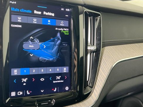 Used 2022 Volvo XC60 B5 Inscription w/ Advanced Package image 16