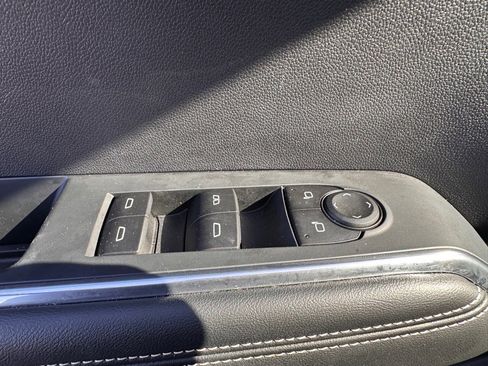 Used 2025 GMC Acadia Elevation image 18