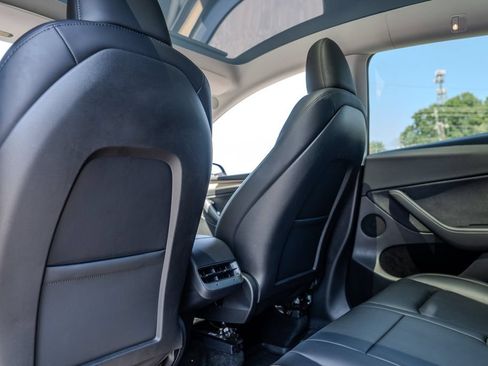 Used 2025 Tesla Model Y Long Range RWD image 19