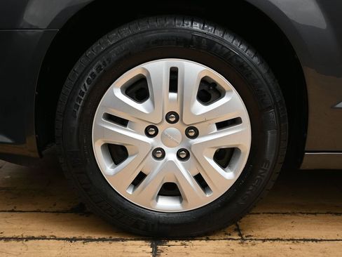 Used 2019 Dodge Grand Caravan SE image 9