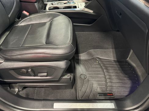 Used 2021 Ford Explorer Limited w/ Equipment Group 301A AWD/4WD image 59