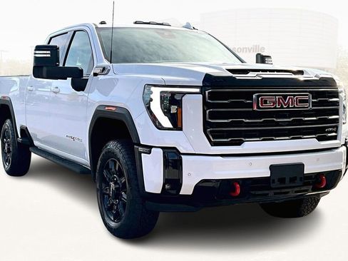 Used 2025 GMC Sierra 2500 AT4 w/ AT4 Premium Plus Package image 3