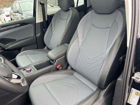 New 2026 Volkswagen Tiguan SE AWD/4WD image 25