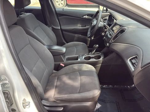 Used 2019 Chevrolet Cruze LT w/ LT Fleet Convenience Package FWD image 21