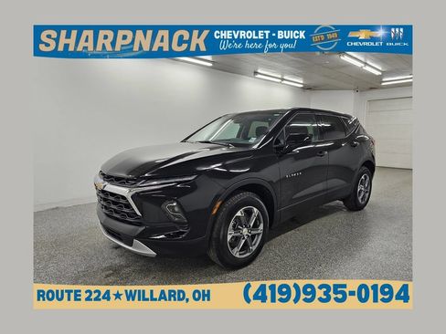 Used 2026 Chevrolet Blazer LT FWD image 1