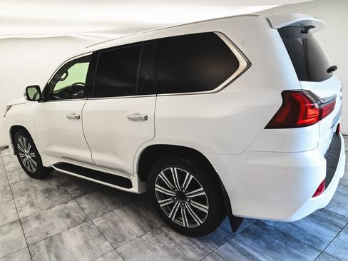 Used 2017 Lexus LX 570 4WD image 4