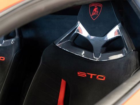 Used 2023 Lamborghini Huracan STO image 3