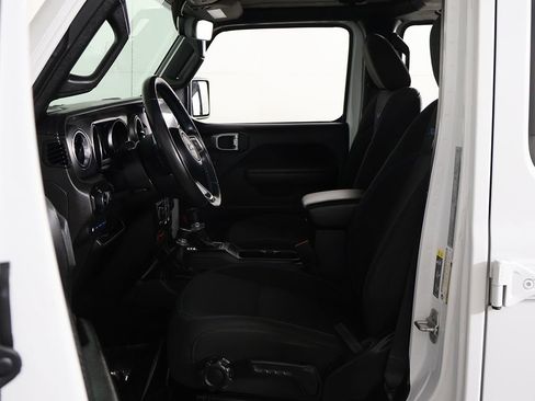 Used 2022 Jeep Wrangler Unlimited Rubicon 4xe w/ Cold Weather Group AWD/4WD image 32