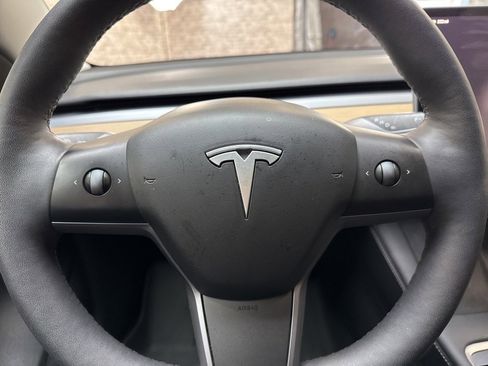 Used 2023 Tesla Model 3 Standard Range image 17