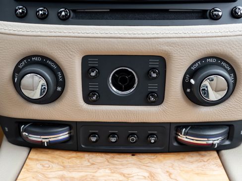 Used 2017 Rolls-Royce Ghost image 37