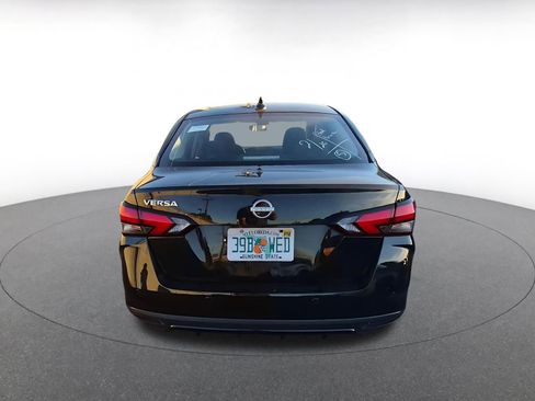 Used 2025 Nissan Versa SV image 6