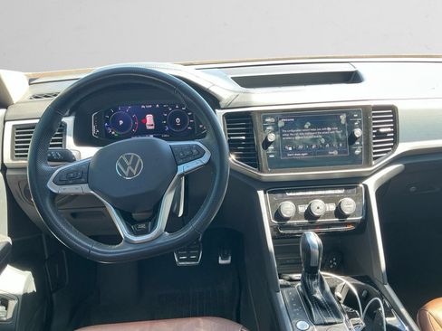 Used 2022 Volkswagen Atlas SEL R-Line AWD/4WD image 10