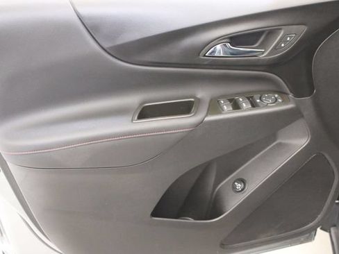 Used 2023 Chevrolet Equinox RS AWD/4WD image 21