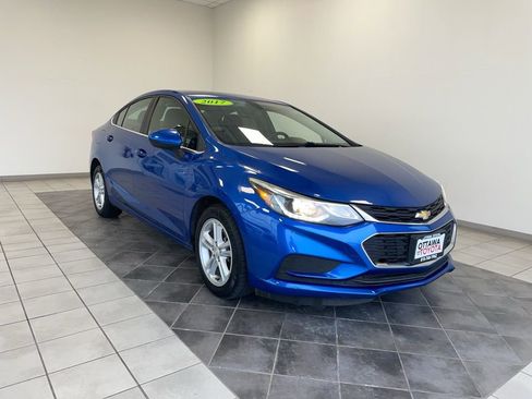 Used 2017 Chevrolet Cruze LT image 1
