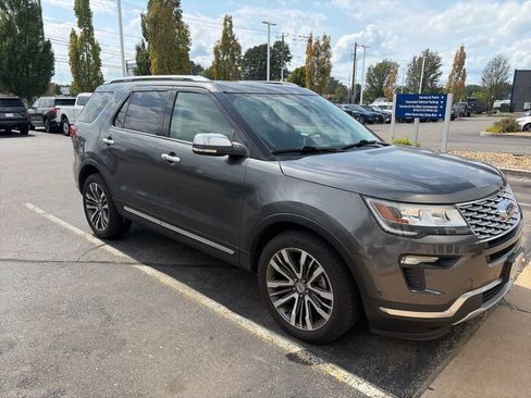 Used 2018 Ford Explorer Platinum AWD/4WD image 6