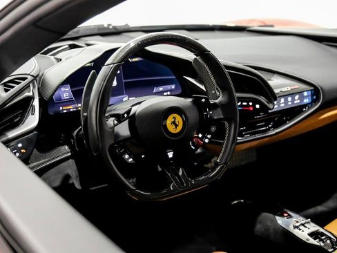 Used 2022 Ferrari SF90 Spider image 13