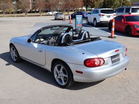 Used 2003 MAZDA MX-5 Miata RWD image 7