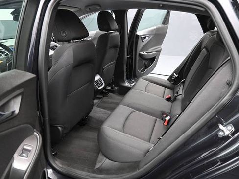 Used 2023 Chevrolet Malibu LT FWD image 16