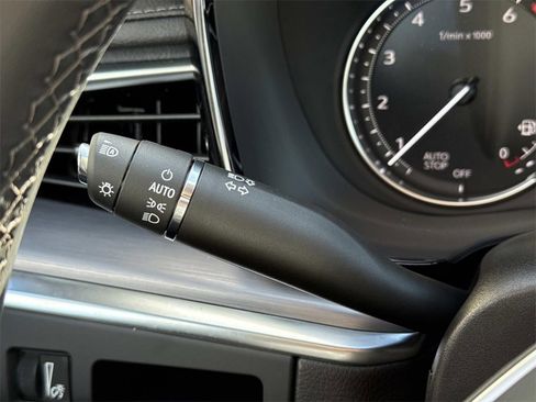 New 2025 Cadillac XT5 Luxury image 26