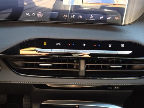 Certified 2026 Buick Enclave Preferred w/ Power Package FWD image 21