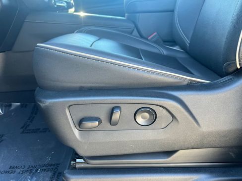 Used 2025 Chevrolet Tahoe Premier image 12