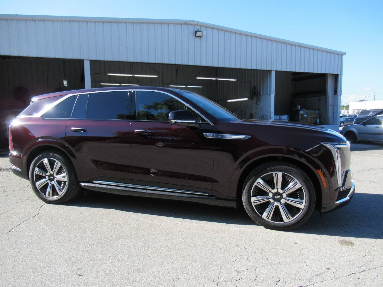 Used 2026 Cadillac Escalade IQ Luxury 2 w/ LPO, Premium Carpet Package AWD/4WD image 2