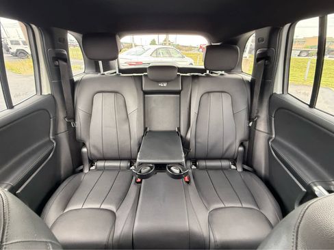 Used 2023 Mercedes-Benz GLB 250 4MATIC image 17