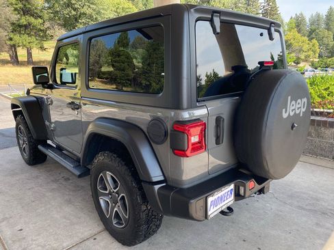 Used 2021 Jeep Wrangler Sport AWD/4WD image 3