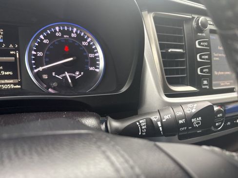 Used 2016 Toyota Highlander Limited image 63