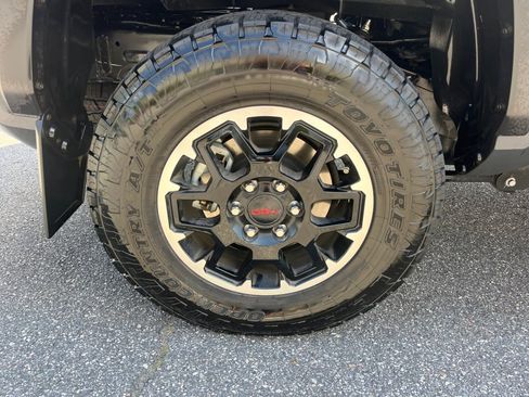 Used 2025 Toyota Tacoma TRD Off-Road AWD/4WD image 22