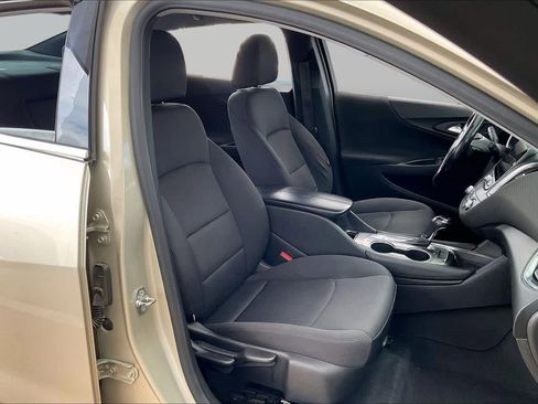 Used 2016 Chevrolet Malibu LT FWD image 9