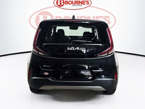 Used 2025 Kia Soul LX FWD image 7