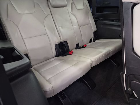 Used 2020 Kia Telluride S w/ S 8 Passenger Seating Package FWD image 34