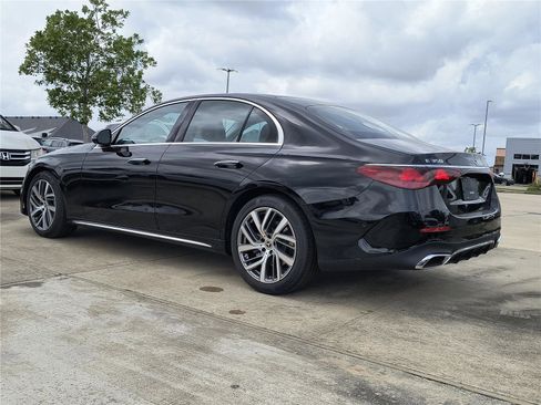 New 2026 Mercedes-Benz E 350 4MATIC Sedan image 3