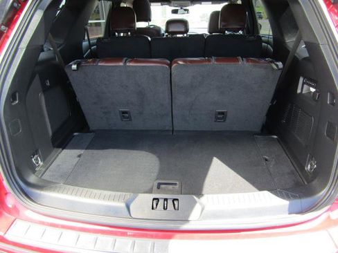 Used 2022 Ford Explorer Platinum w/ Equipment Group 601A AWD/4WD image 16
