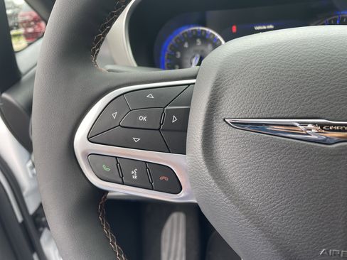 New 2026 Chrysler Pacifica Pinnacle image 17