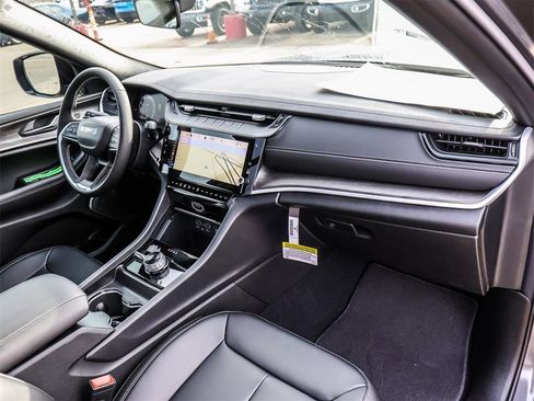 New 2026 Jeep Grand Cherokee Limited image 18