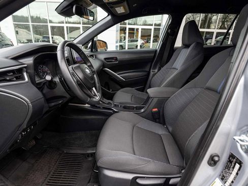 Used 2024 Toyota Corolla Cross SE image 26