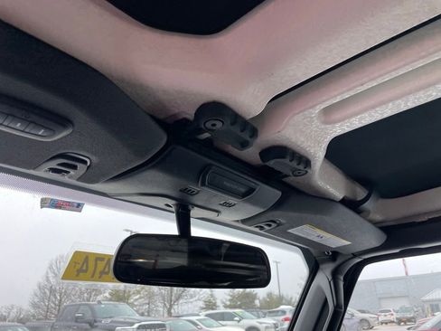 Used 2018 Jeep Wrangler Unlimited Sahara w/ Dual Top Group image 21