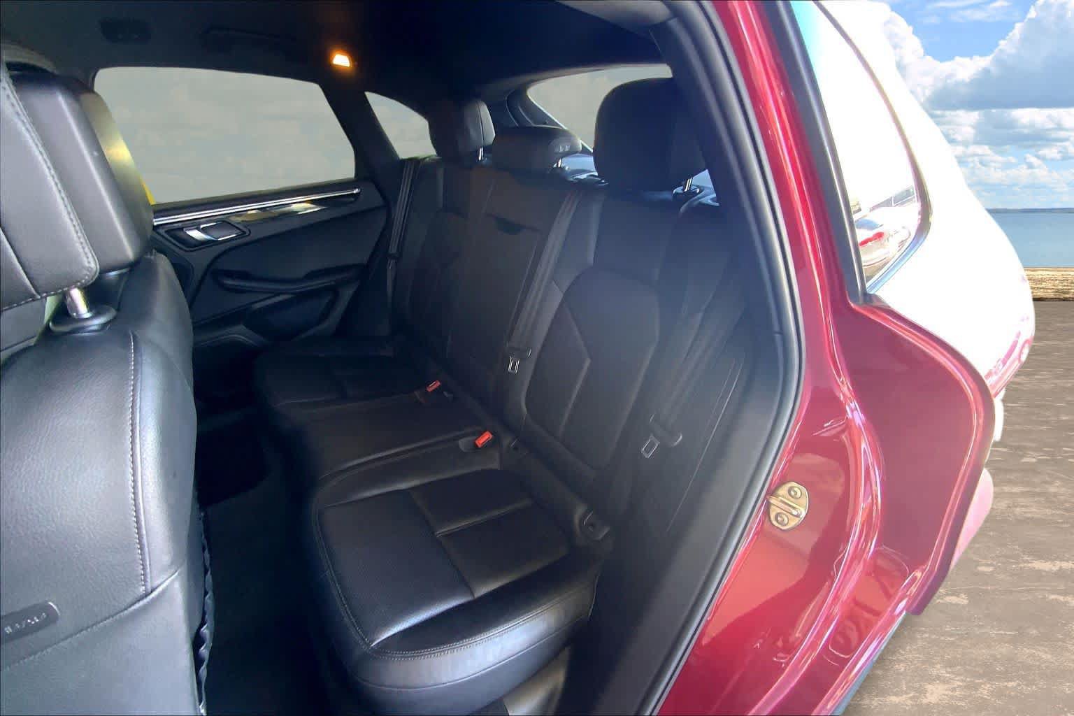 Used 2015 Porsche Macan S AWD/4WD image 29