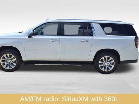 Used 2023 Chevrolet Suburban Premier image 5