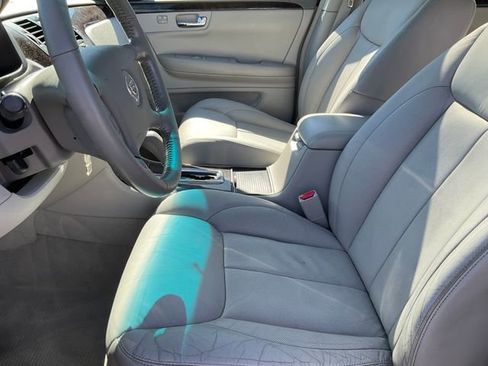 Used 2011 Cadillac DTS Luxury FWD image 5