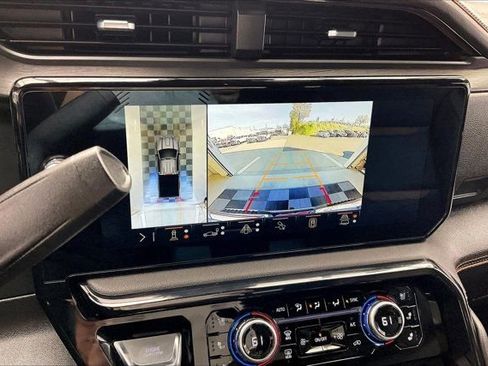 Used 2025 GMC Sierra 2500 AT4 w/ Max Trailering Package image 23